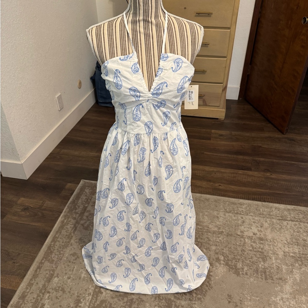 Universal Thread Blue Paisley Maxi Dress